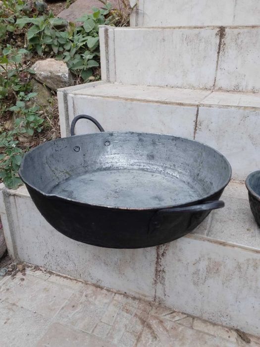 Стар меден тиган и медна тава с дръжки