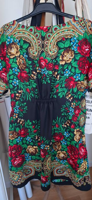 Rochie dintr-un material superb, lina 100%