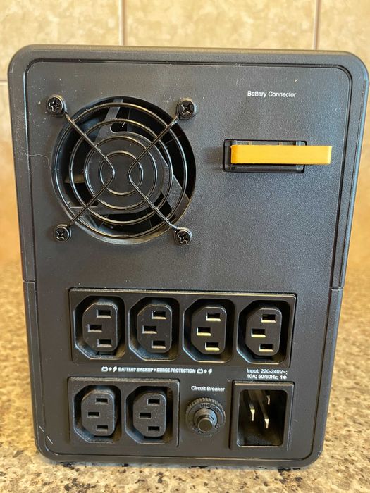 APC Easy UPS surse de curent Line-Interactive 2,2 kVA 1200 W 6 ieșirII