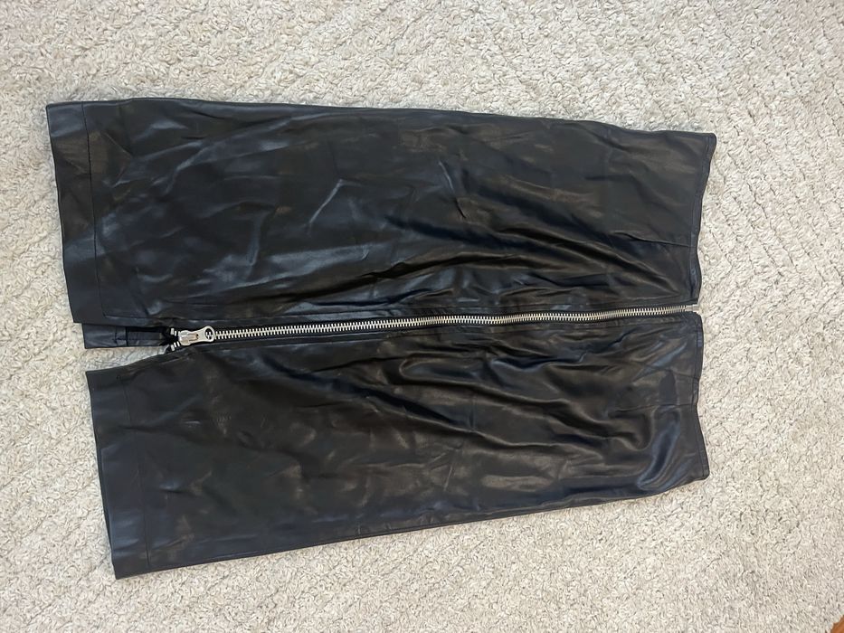 Кожена пола