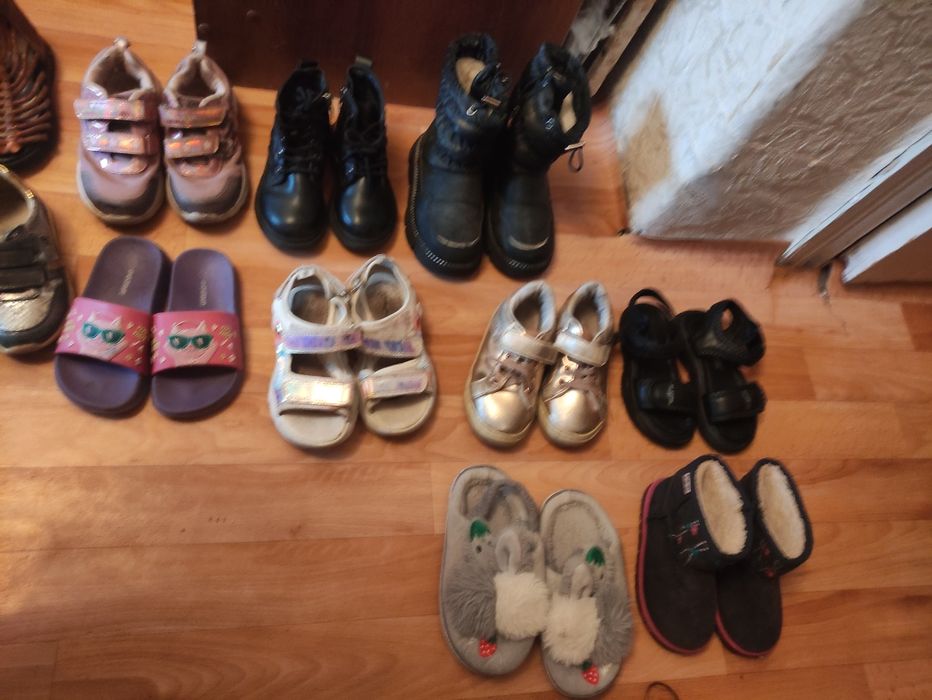 Продам обувь для девочек, размеры 25,26,27