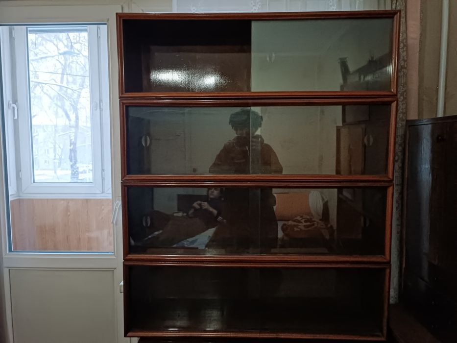 полки остекленые, советские