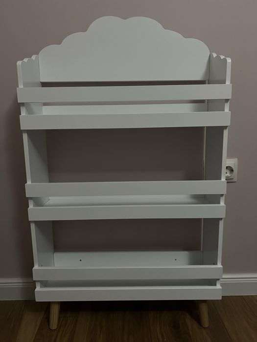 Детска етажерка дървена