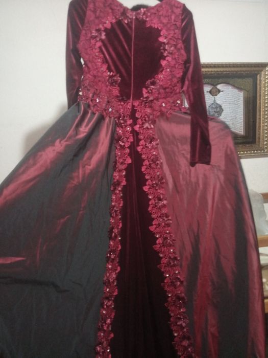 Podam vecherniye platye