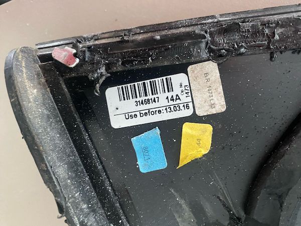 Geam aripa spate dreapta VOLVO XC90 2015-2024 31468147