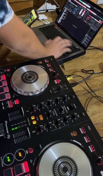 Продаю DJ-контроллер Pioneer DDJ-SB3