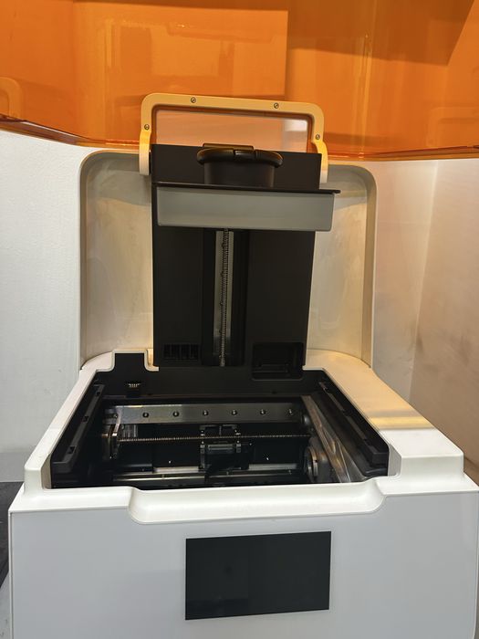 Продавам 3D принтер Formlads 3B+