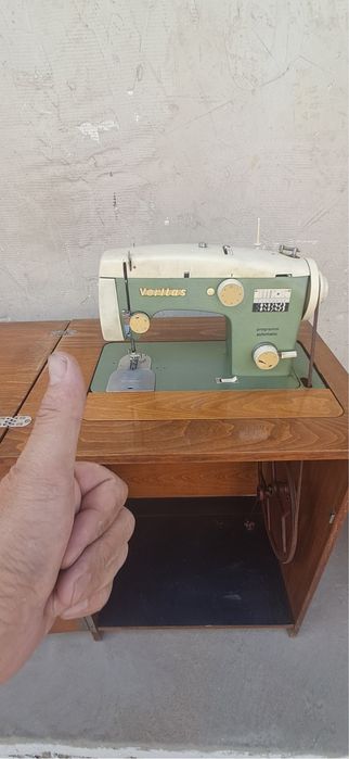 Швейная машина продам немецская