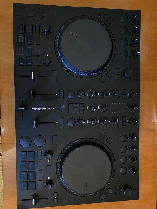 Controler DJ Traktor MX2