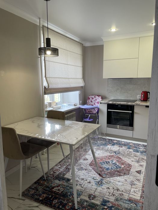 Продаю римские шторы