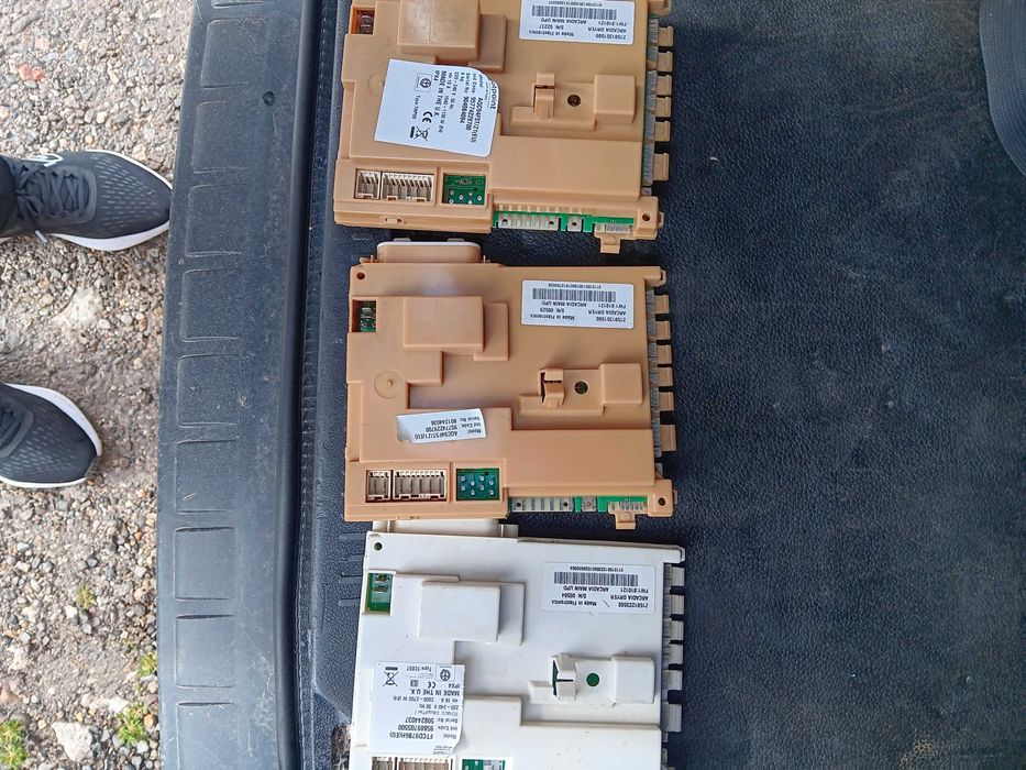 Сушилна Аристон AQC94F5T