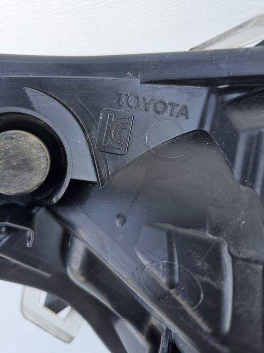 Far dreapta Toyota Rav4 Full Led
