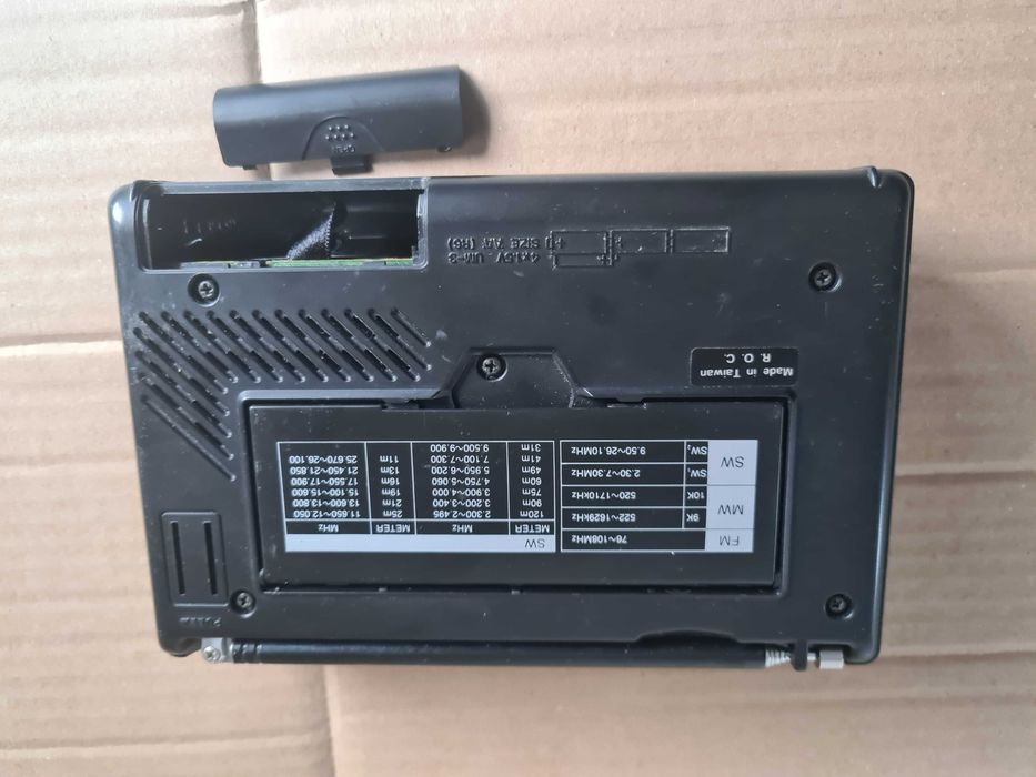 Radio Hitachi KH-D650 World Receiver - digital