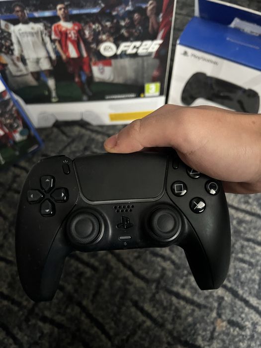 PS 5 SLIM 1 ТБ + 2 джойстика + игры