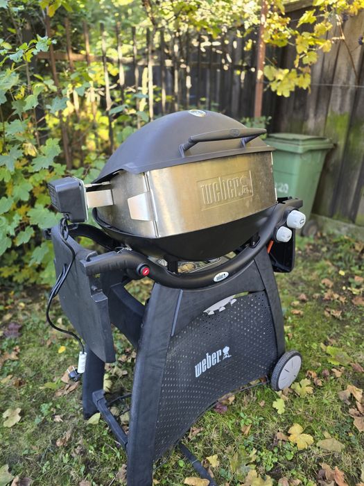 Grătar Weber Gaz Q3000,Masă,Husă, Rotisor original