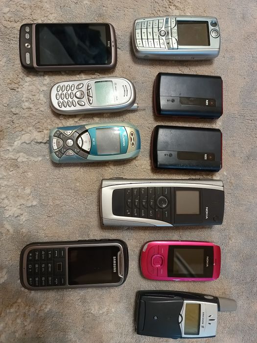 Telefoane vechi de colecție