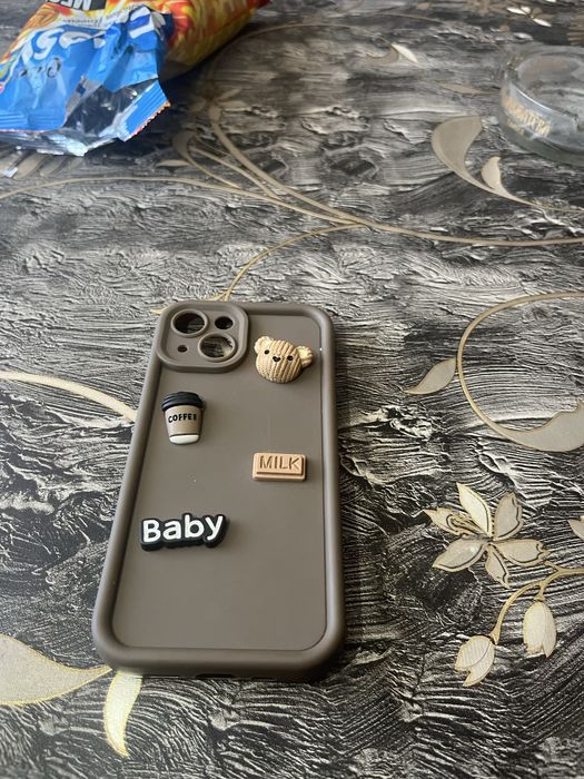 Продавам чисто нов калъф за айфон 13