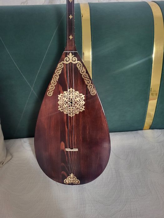 Домбыра в наличии и на выбор находимся в городе