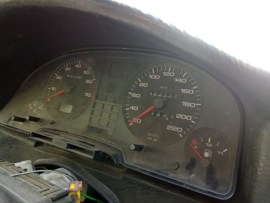 Продам ауди б3 80.