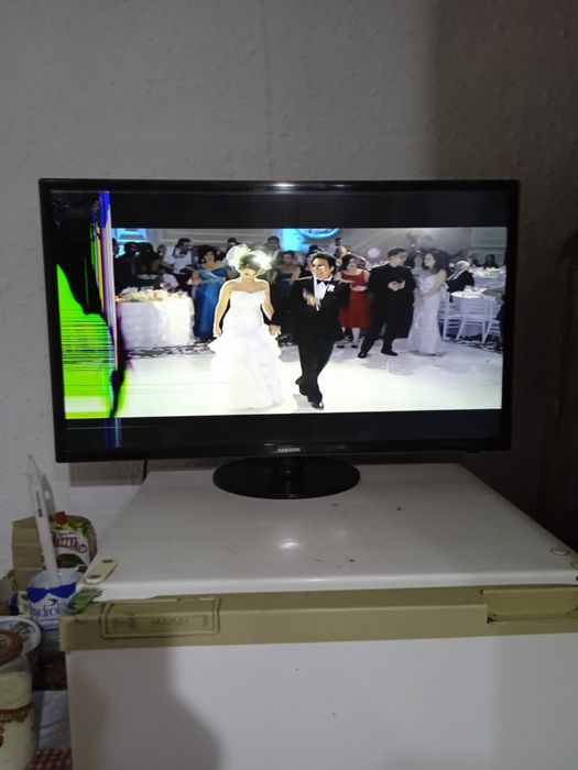 Телевизор Сотилади