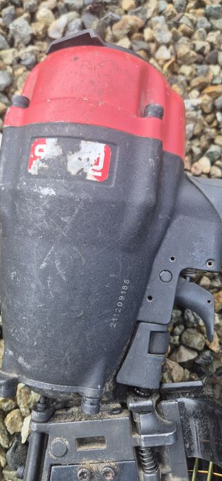 Pistol pneumatic cuie lemn Senco