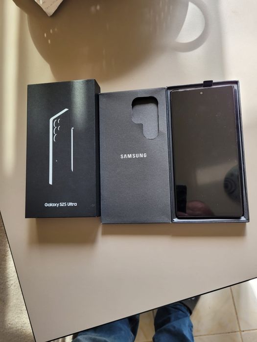 Vând telefon Samsung  S25 ultra