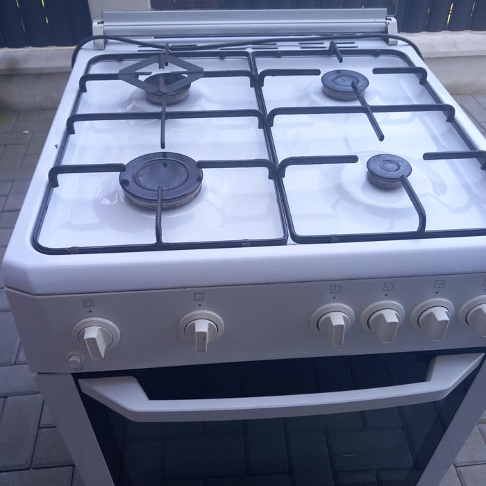 Aragaz + Cuptor Beko