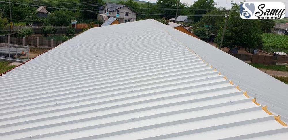 Hala metalica panouri sandwich la cheie