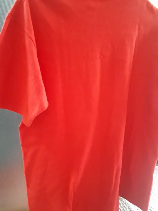 Vand tricou supreme×kaws collab colectie veche 2011