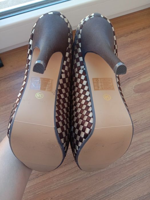 Продам новые туфли