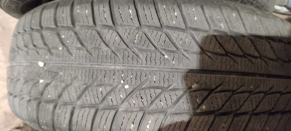 Зимни гуми 195/60R15