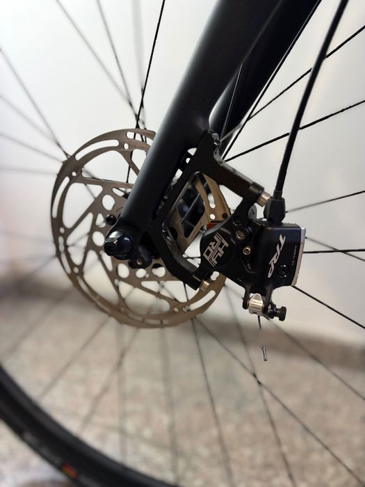 Triban RC520 Gravel Shimano 105 + Elite Direto XR-T + аксесоари (като ново)
