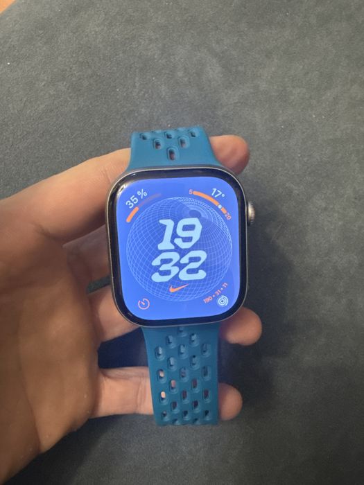 Продается apple watch 11