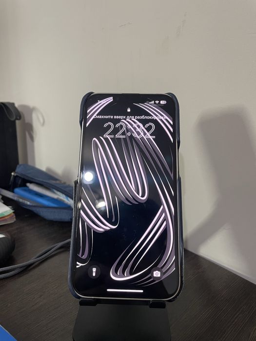 Продам Iphone 13