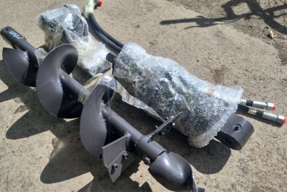 Foreza petru utilaj hidraulica cu burghiu inclus petru miniexcavator