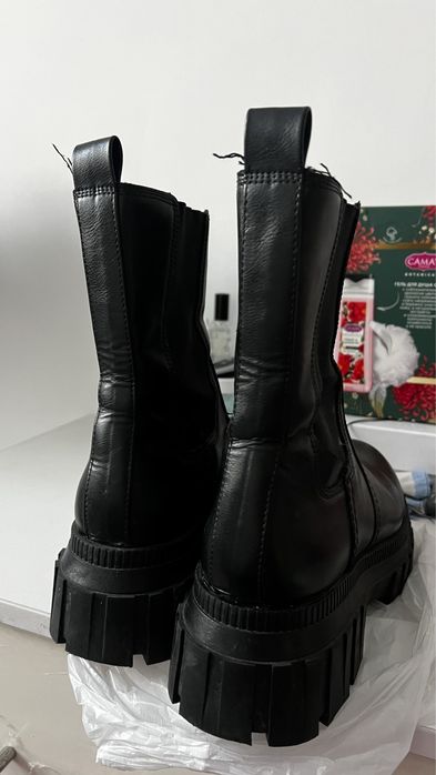 Батинка Stradivarius