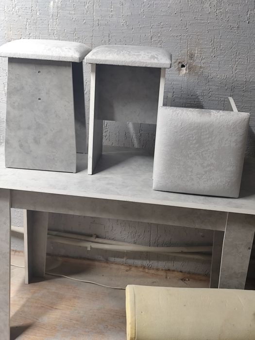 Кухонные столы, стулья