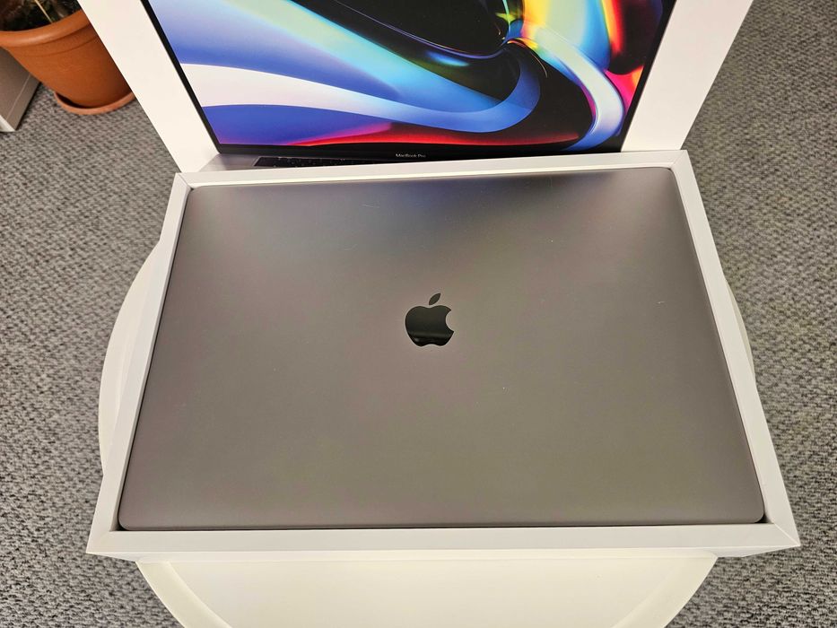 MacBookPro 16" 64Gb/2TB top spec 2019