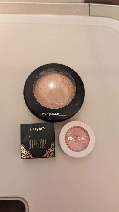 Set makeup - iluminator / blush MAC + 2x fard ochi Cupio