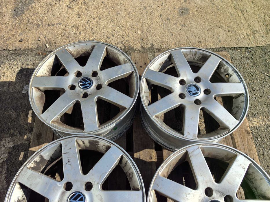 16 цола 5 х 112 мм Фолксваген / Шкода / Сеат / Ауди - 6,5 Инча / ЕТ 52