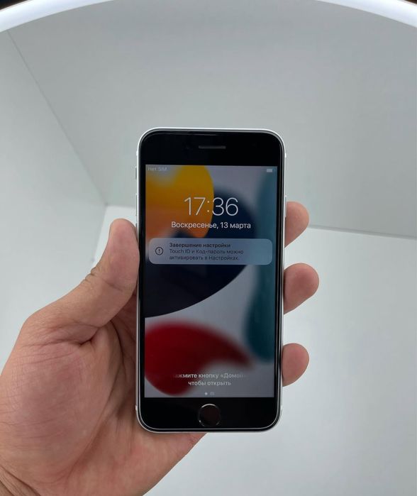 iPhone SE 3 • 2022 • ca NOU • 93% Bateria