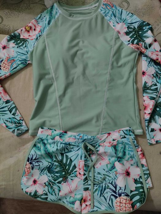 Спортен бански за сърф