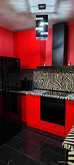 Дава се под наем Тристаен апартамент в Бургас, Изгрев - 95 кв.м за 612 € - Снимка #6