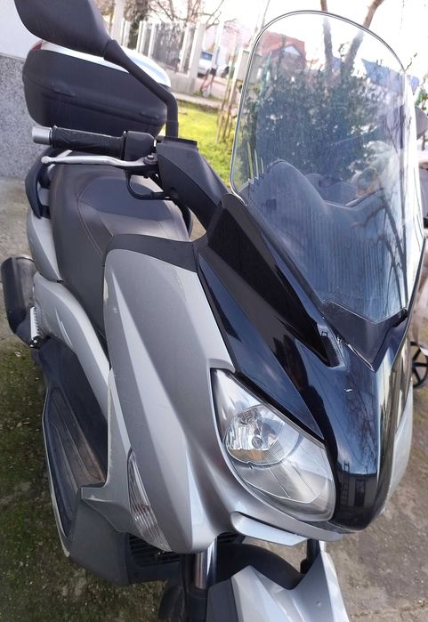 Скутер Yamaha Xmax 250