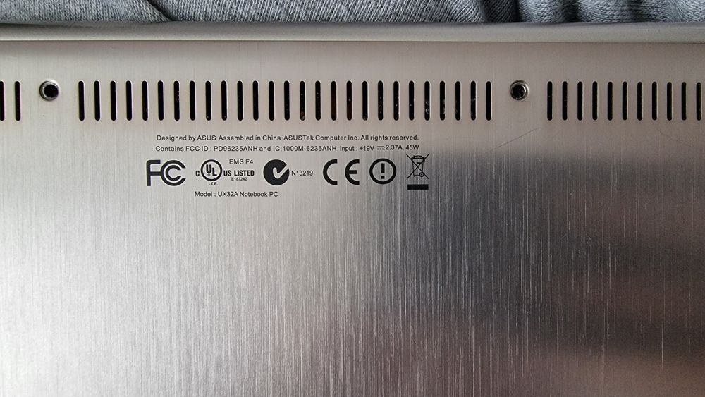 Dezmembrez ASUS UX32A