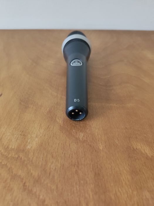 Вокален динамичен микрофон AKG D5