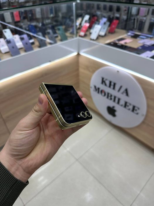 Z flip 6  795,000 sum 12 oʻy