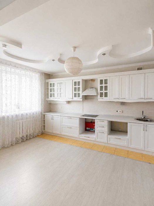 3-к ЖК Кенесары в центре продам!