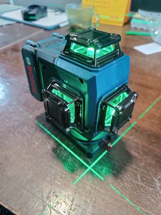 Лазерный уровень 4д 16 линий