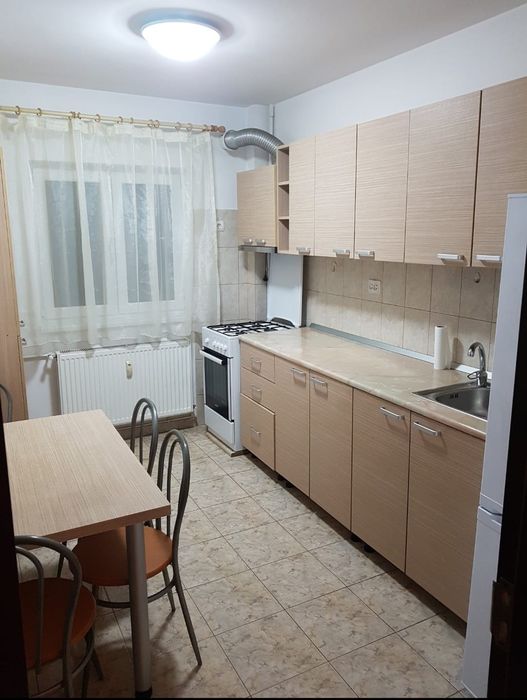 Apartament decomandat 2 camere de închiriat ,metrou Aparatorii Patriei,Berceni Arena — fotografia 3